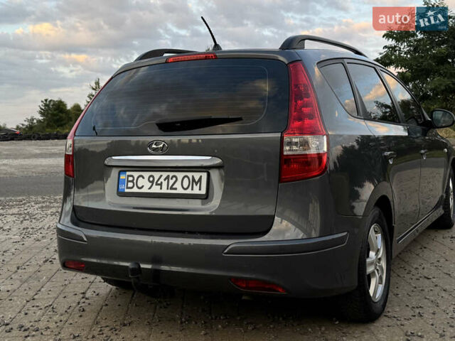 Серый Хендай i30, объемом двигателя 1.58 л и пробегом 260 тыс. км за 6600 $, фото 10 на Automoto.ua