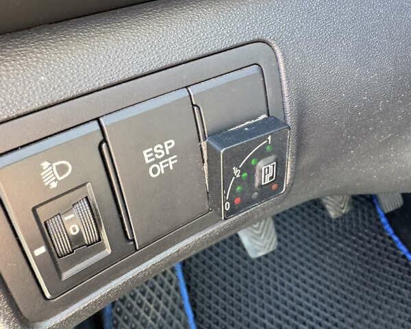 Серый Хендай i30, объемом двигателя 1.4 л и пробегом 242 тыс. км за 4999 $, фото 11 на Automoto.ua