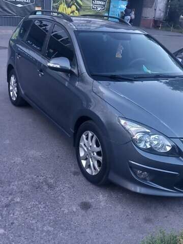 Сірий Хендай i30, об'ємом двигуна 1.6 л та пробігом 350 тис. км за 6800 $, фото 9 на Automoto.ua