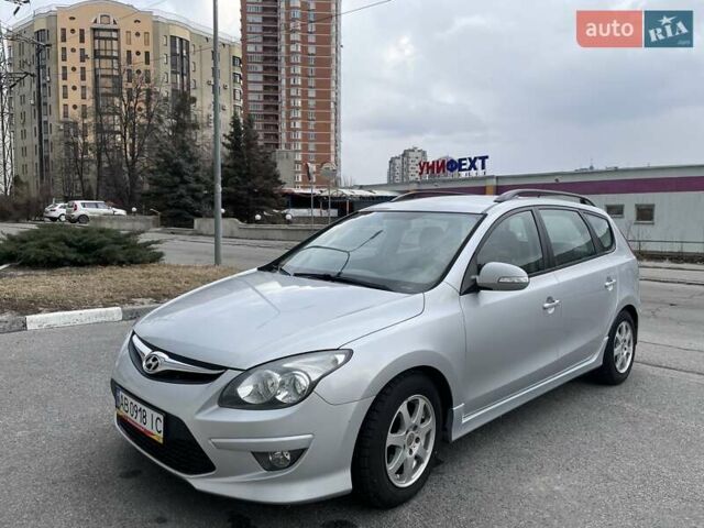 Сірий Хендай i30, об'ємом двигуна 1.6 л та пробігом 394 тис. км за 6200 $, фото 1 на Automoto.ua