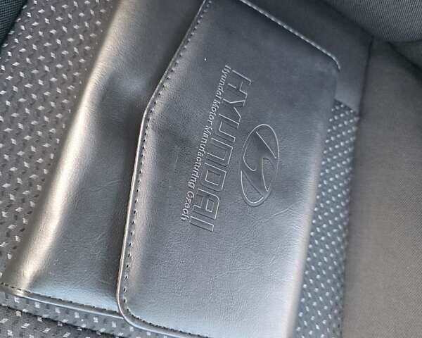 Сірий Хендай i30, об'ємом двигуна 1.4 л та пробігом 193 тис. км за 6200 $, фото 82 на Automoto.ua