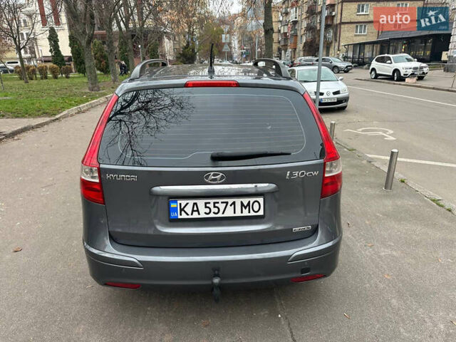 Сірий Хендай i30, об'ємом двигуна 1.58 л та пробігом 230 тис. км за 3450 $, фото 4 на Automoto.ua