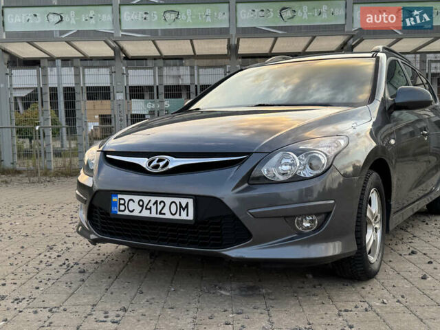Серый Хендай i30, объемом двигателя 1.58 л и пробегом 260 тыс. км за 6600 $, фото 4 на Automoto.ua