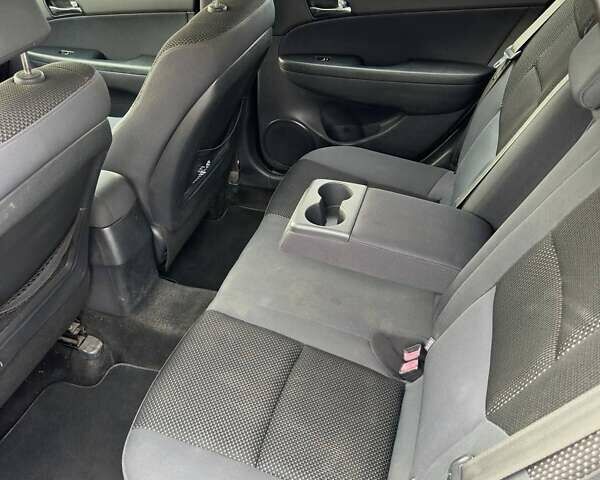 Серый Хендай i30, объемом двигателя 1.58 л и пробегом 170 тыс. км за 6500 $, фото 14 на Automoto.ua