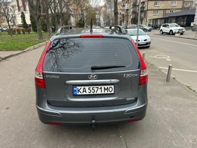 Сірий Хендай i30, об'ємом двигуна 1.6 л та пробігом 295 тис. км за 3200 $, фото 3 на Automoto.ua