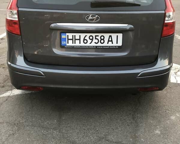 Сірий Хендай i30, об'ємом двигуна 1.4 л та пробігом 194 тис. км за 5999 $, фото 13 на Automoto.ua