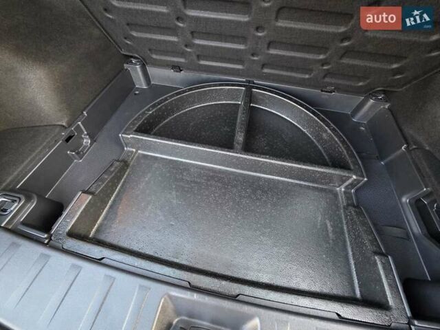Сірий Хендай i30, об'ємом двигуна 1.4 л та пробігом 193 тис. км за 6200 $, фото 65 на Automoto.ua