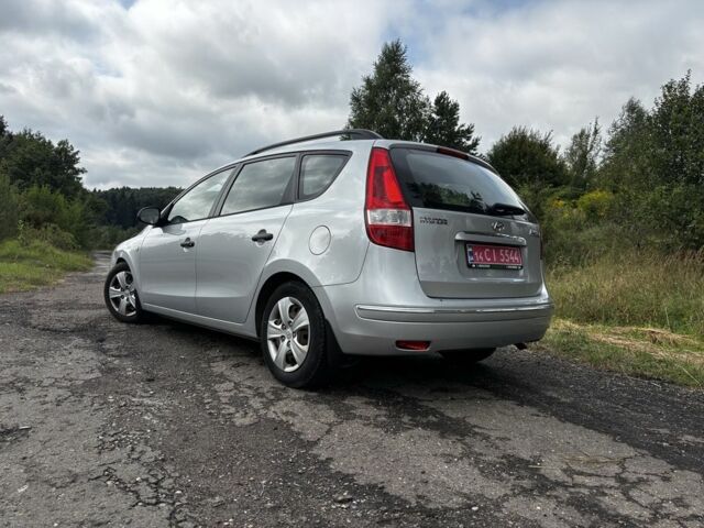 Серый Хендай i30, объемом двигателя 1.4 л и пробегом 260 тыс. км за 5550 $, фото 2 на Automoto.ua