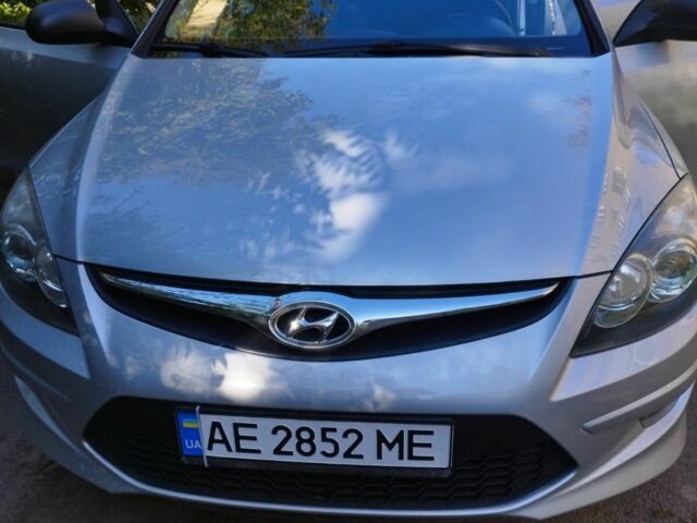 Серый Хендай i30, объемом двигателя 1.6 л и пробегом 114 тыс. км за 6700 $, фото 2 на Automoto.ua