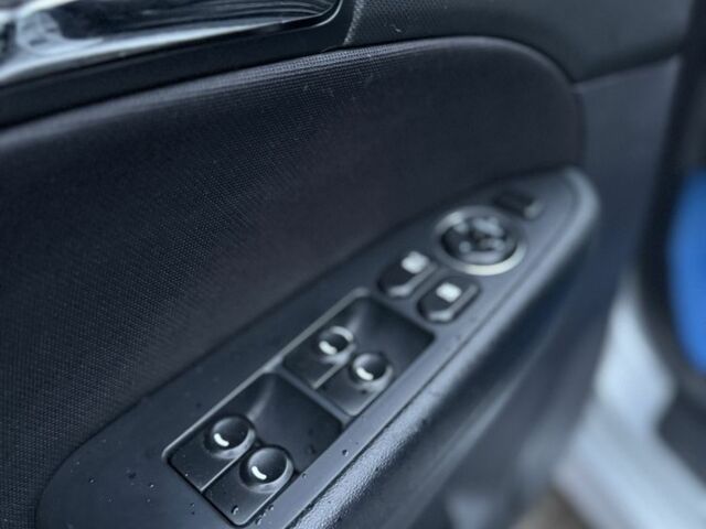 Сірий Хендай i30, об'ємом двигуна 1.6 л та пробігом 223 тис. км за 5350 $, фото 10 на Automoto.ua