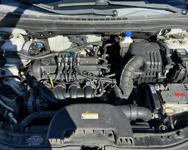 Серый Хендай i30, объемом двигателя 1.4 л и пробегом 242 тыс. км за 4999 $, фото 17 на Automoto.ua