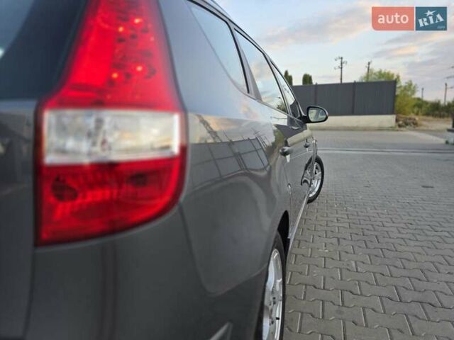 Сірий Хендай i30, об'ємом двигуна 1.4 л та пробігом 193 тис. км за 6200 $, фото 34 на Automoto.ua