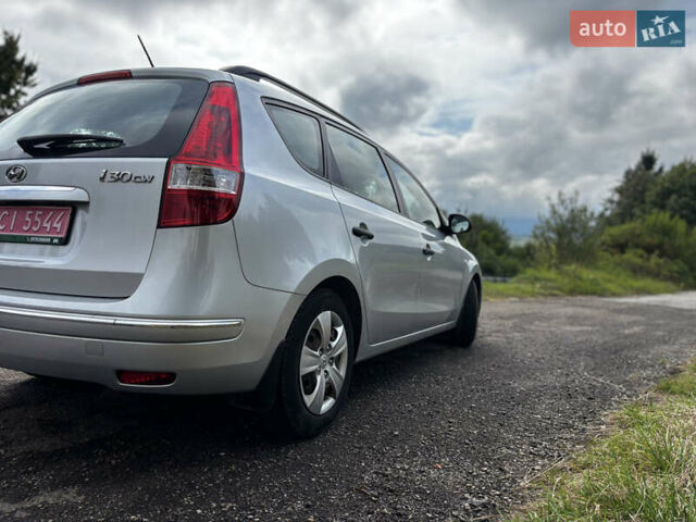Серый Хендай i30, объемом двигателя 1.4 л и пробегом 260 тыс. км за 5500 $, фото 12 на Automoto.ua