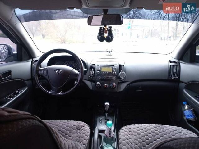Серый Хендай i30, объемом двигателя 1.59 л и пробегом 250 тыс. км за 7200 $, фото 9 на Automoto.ua
