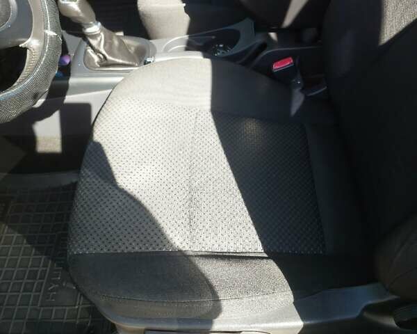 Серый Хендай i30, объемом двигателя 1.6 л и пробегом 251 тыс. км за 6500 $, фото 20 на Automoto.ua