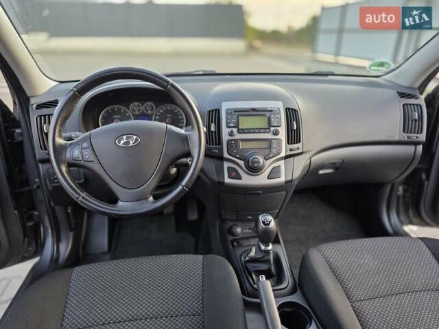 Сірий Хендай i30, об'ємом двигуна 1.4 л та пробігом 193 тис. км за 6200 $, фото 39 на Automoto.ua