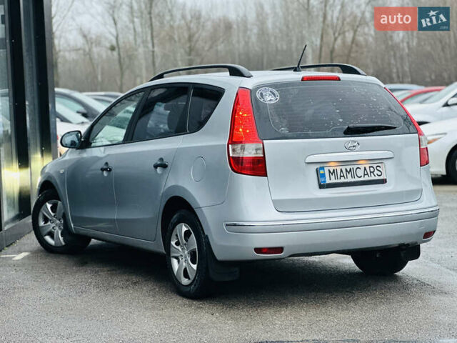 Серый Хендай i30, объемом двигателя 1.6 л и пробегом 265 тыс. км за 6999 $, фото 4 на Automoto.ua