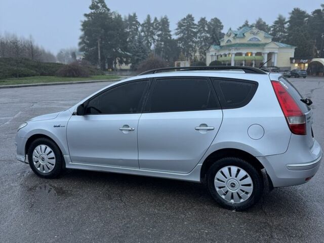 Сірий Хендай i30, об'ємом двигуна 1.6 л та пробігом 223 тис. км за 5350 $, фото 8 на Automoto.ua
