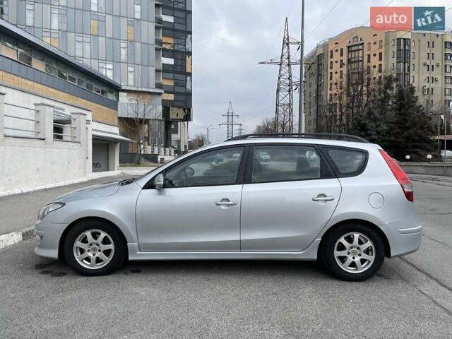 Сірий Хендай i30, об'ємом двигуна 1.6 л та пробігом 394 тис. км за 6200 $, фото 6 на Automoto.ua