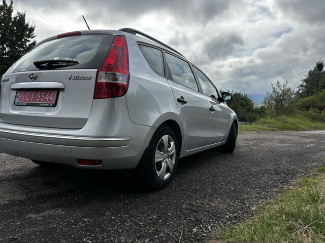 Серый Хендай i30, объемом двигателя 1.4 л и пробегом 260 тыс. км за 5550 $, фото 3 на Automoto.ua