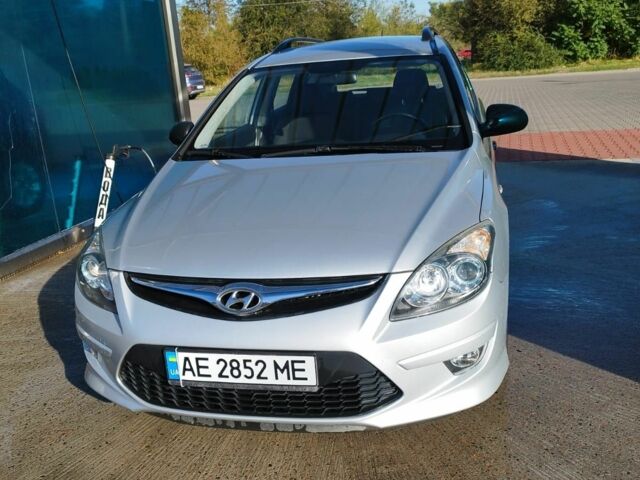 Серый Хендай i30, объемом двигателя 1.6 л и пробегом 114 тыс. км за 6700 $, фото 3 на Automoto.ua