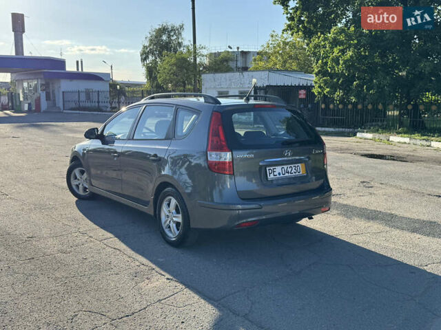 Серый Хендай i30, объемом двигателя 1.6 л и пробегом 170 тыс. км за 6650 $, фото 3 на Automoto.ua