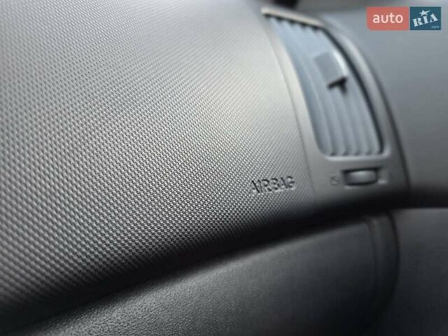Сірий Хендай i30, об'ємом двигуна 1.4 л та пробігом 193 тис. км за 6200 $, фото 86 на Automoto.ua