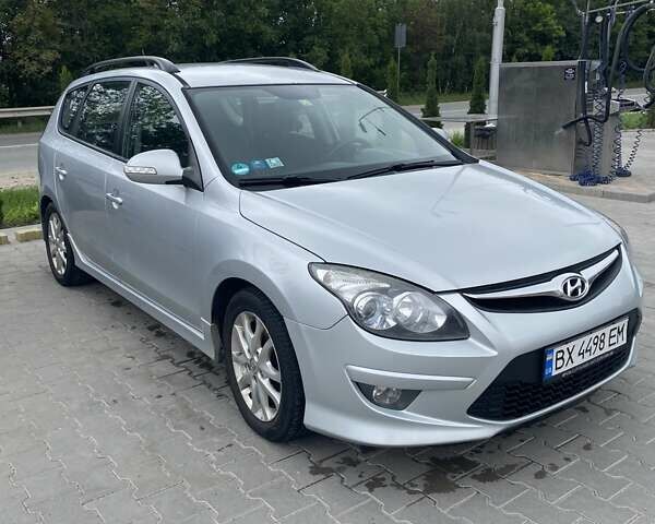 Сірий Хендай i30, об'ємом двигуна 1.6 л та пробігом 334 тис. км за 6500 $, фото 3 на Automoto.ua