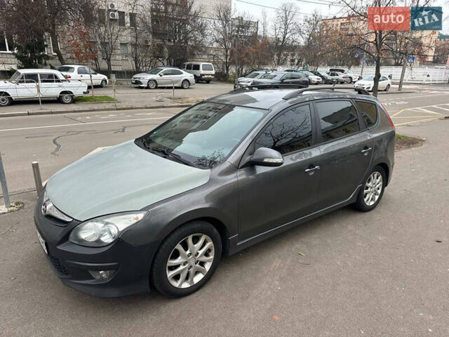 Сірий Хендай i30, об'ємом двигуна 1.58 л та пробігом 230 тис. км за 3450 $, фото 7 на Automoto.ua