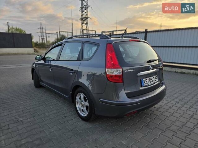 Сірий Хендай i30, об'ємом двигуна 1.4 л та пробігом 193 тис. км за 6200 $, фото 14 на Automoto.ua