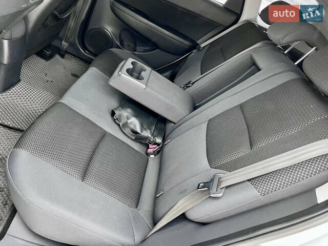 Серый Хендай i30, объемом двигателя 1.4 л и пробегом 197 тыс. км за 5650 $, фото 40 на Automoto.ua