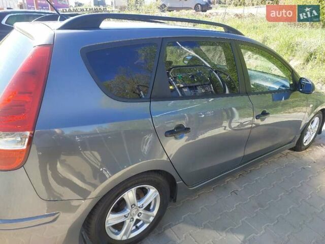 Серый Хендай i30, объемом двигателя 1.6 л и пробегом 251 тыс. км за 6999 $, фото 4 на Automoto.ua
