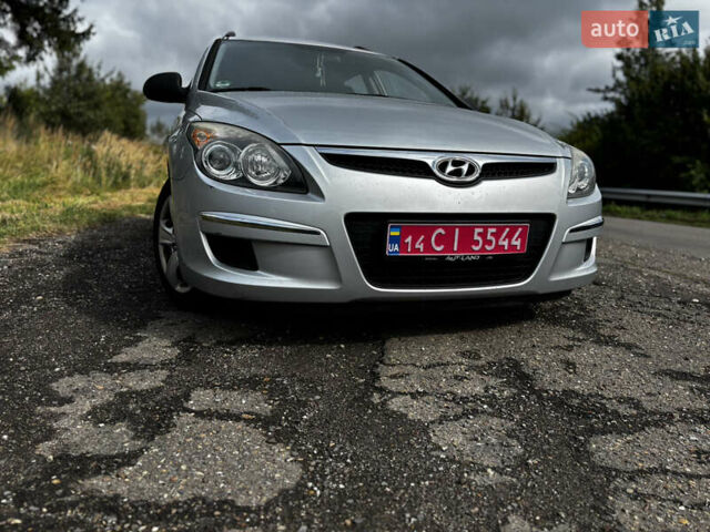 Серый Хендай i30, объемом двигателя 1.4 л и пробегом 260 тыс. км за 5500 $, фото 15 на Automoto.ua