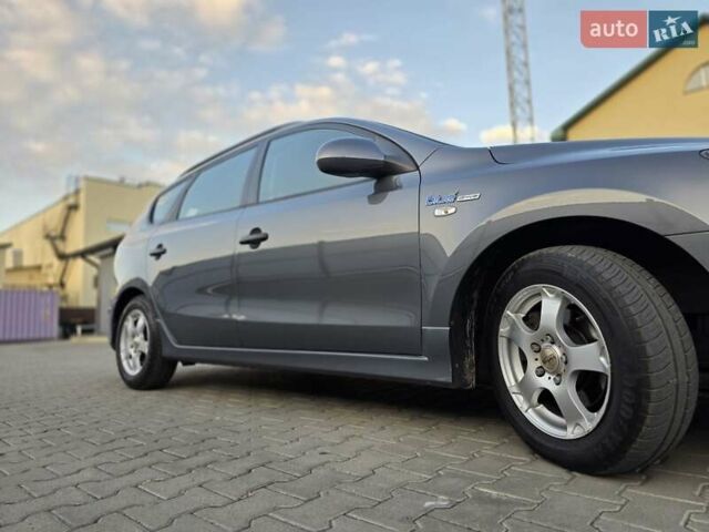 Сірий Хендай i30, об'ємом двигуна 1.4 л та пробігом 193 тис. км за 6200 $, фото 13 на Automoto.ua