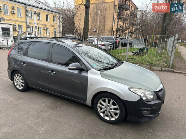 Сірий Хендай i30, об'ємом двигуна 1.58 л та пробігом 230 тис. км за 3450 $, фото 1 на Automoto.ua