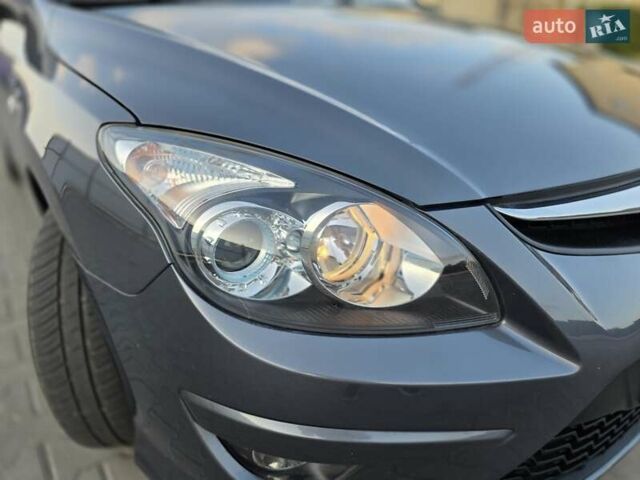 Сірий Хендай i30, об'ємом двигуна 1.4 л та пробігом 193 тис. км за 6200 $, фото 29 на Automoto.ua