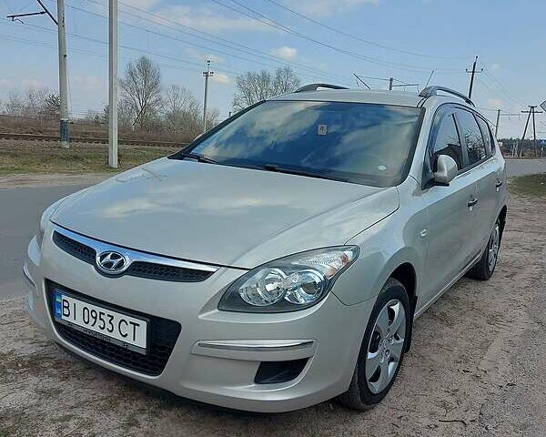 Сірий Хендай i30, об'ємом двигуна 1.6 л та пробігом 217 тис. км за 5999 $, фото 15 на Automoto.ua