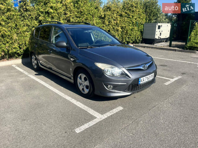 Серый Хендай i30, объемом двигателя 1.4 л и пробегом 111 тыс. км за 6500 $, фото 7 на Automoto.ua