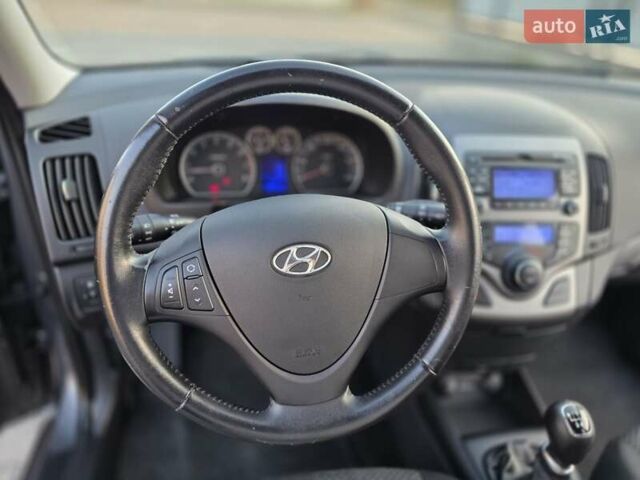 Сірий Хендай i30, об'ємом двигуна 1.4 л та пробігом 193 тис. км за 6200 $, фото 52 на Automoto.ua