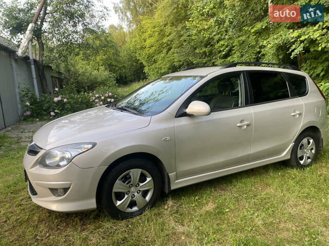 Серый Хендай i30, объемом двигателя 1.6 л и пробегом 191 тыс. км за 7000 $, фото 4 на Automoto.ua