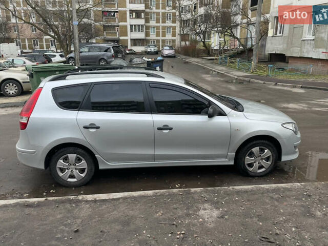Серый Хендай i30, объемом двигателя 1.58 л и пробегом 349 тыс. км за 6000 $, фото 3 на Automoto.ua