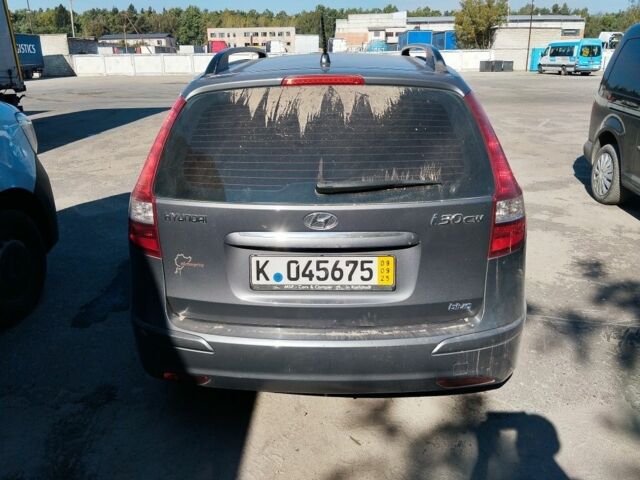 Сірий Хендай i30, об'ємом двигуна 0 л та пробігом 275 тис. км за 6800 $, фото 4 на Automoto.ua
