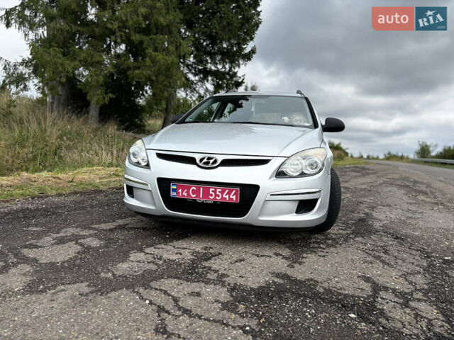 Серый Хендай i30, объемом двигателя 1.4 л и пробегом 260 тыс. км за 5500 $, фото 1 на Automoto.ua