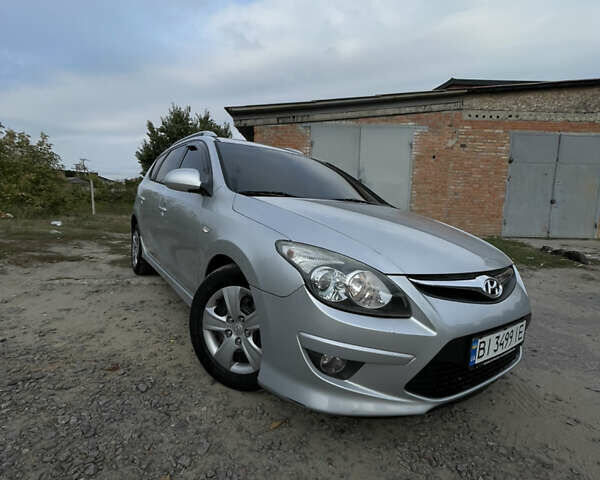 Серый Хендай i30, объемом двигателя 1.58 л и пробегом 270 тыс. км за 6499 $, фото 1 на Automoto.ua
