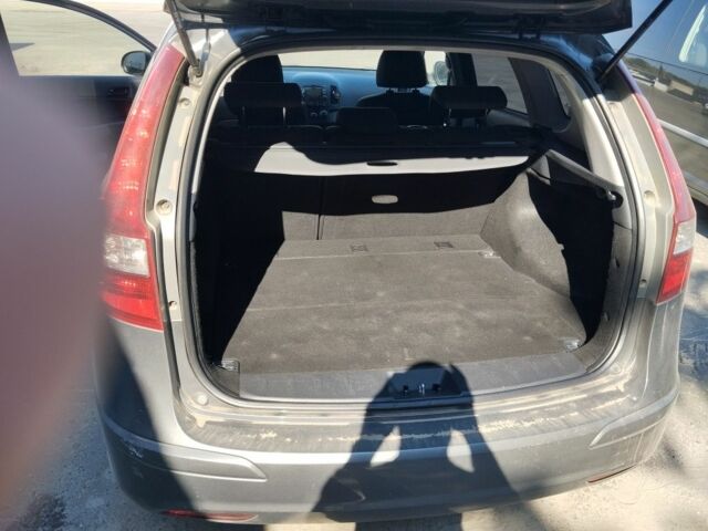 Серый Хендай i30, объемом двигателя 0 л и пробегом 275 тыс. км за 5300 $, фото 3 на Automoto.ua