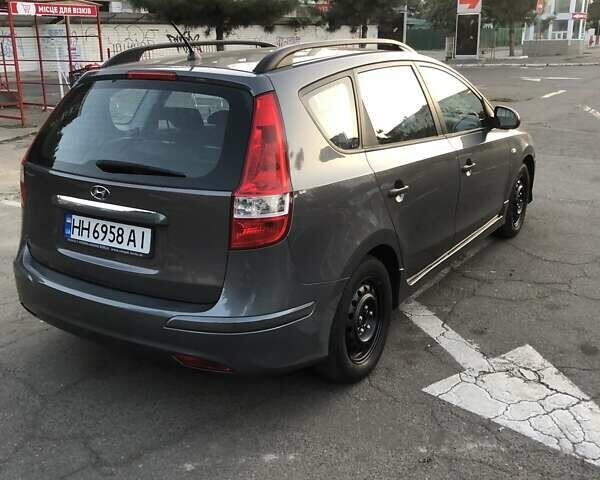 Сірий Хендай i30, об'ємом двигуна 1.4 л та пробігом 194 тис. км за 5999 $, фото 26 на Automoto.ua