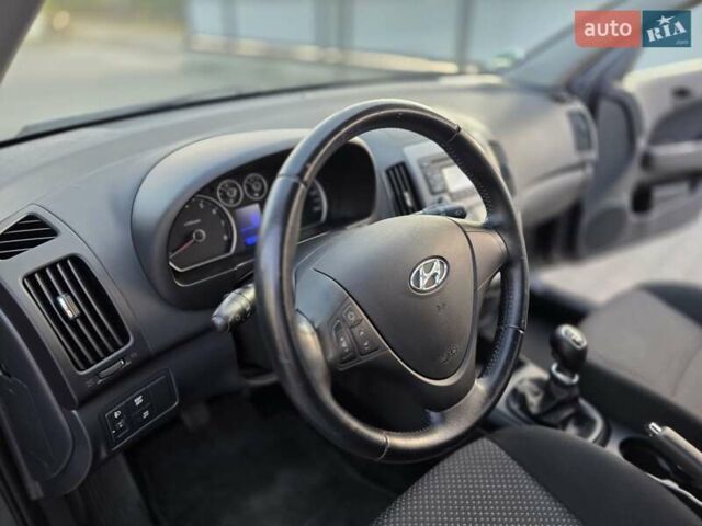 Сірий Хендай i30, об'ємом двигуна 1.4 л та пробігом 193 тис. км за 6200 $, фото 49 на Automoto.ua