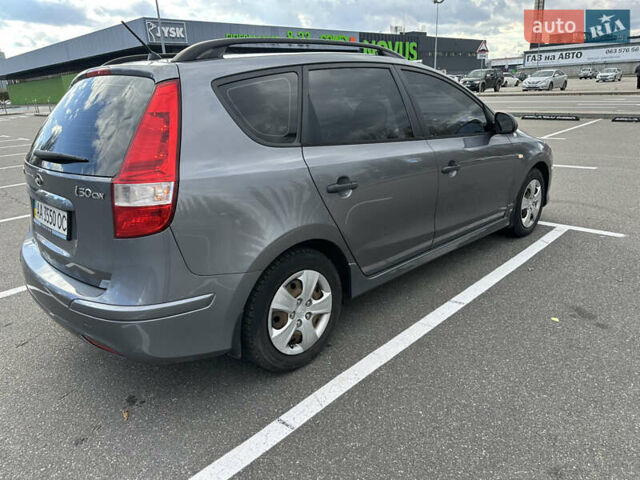 Сірий Хендай i30, об'ємом двигуна 1.59 л та пробігом 157 тис. км за 6000 $, фото 5 на Automoto.ua