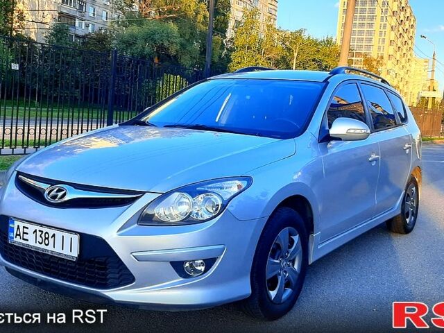 Сірий Хендай i30, об'ємом двигуна 1.4 л та пробігом 227 тис. км за 6300 $, фото 1 на Automoto.ua