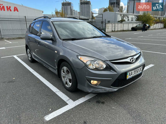 Сірий Хендай i30, об'ємом двигуна 1.59 л та пробігом 157 тис. км за 6000 $, фото 7 на Automoto.ua